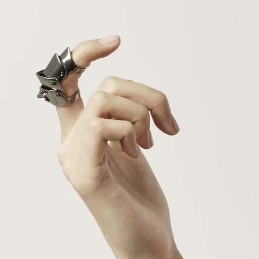 Anillo de Metal de Cosplay de  - Anime Cosplay Armor reseña y precio